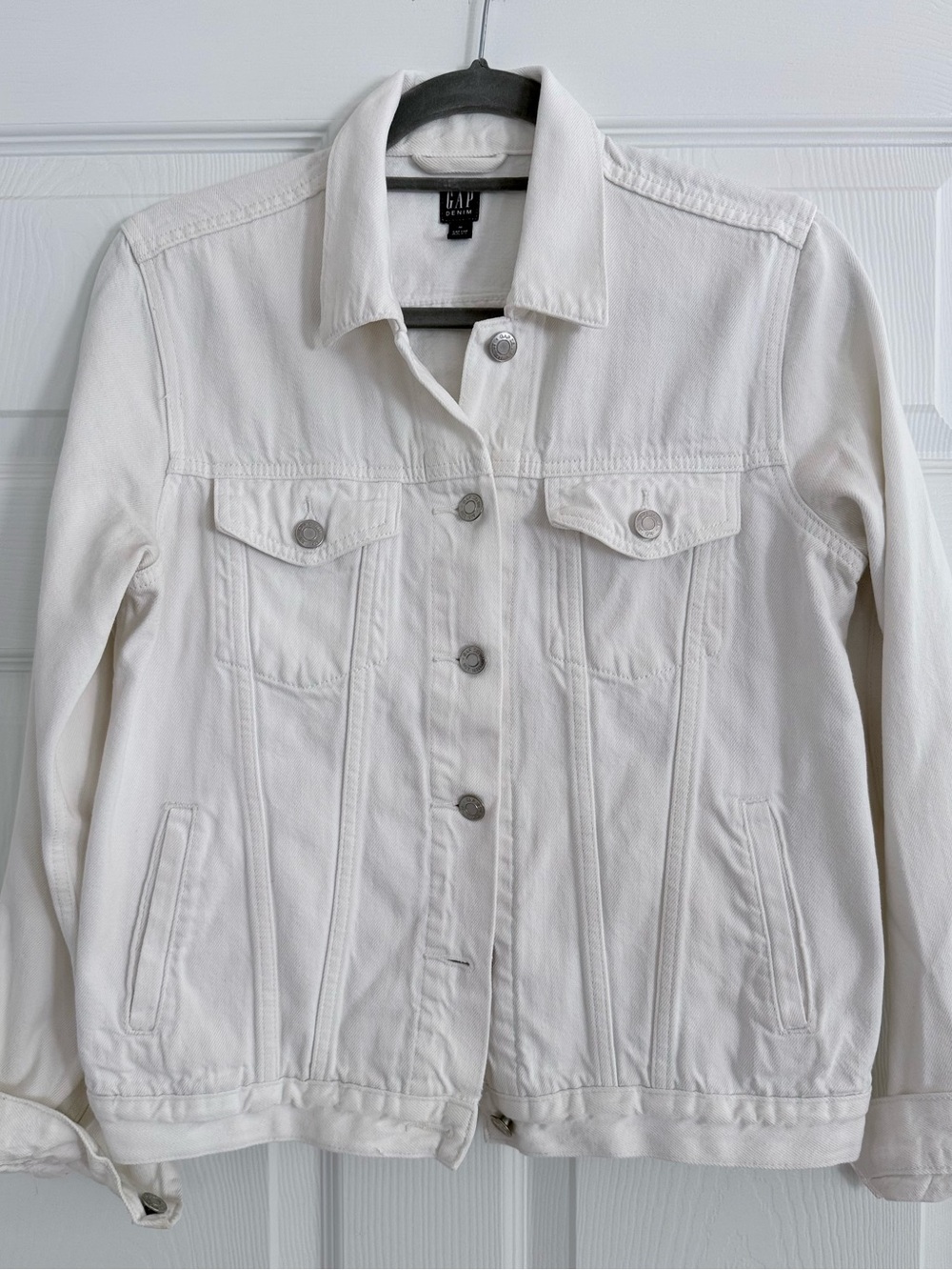 Early 2000s GAP for good white jean jacket (M)